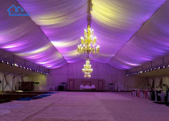 Tenda per feste con struttura in acciaio zincato 5x10 m, tessuto in PVC da 850 g/m², ancoraggi resistenti per le celebrazioni dell'anniversario
