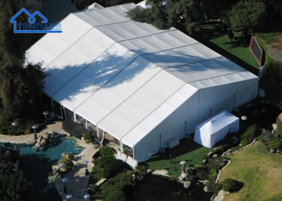 Tenda per tendoni per matrimoni di nuovo stile bianca, trasparente e personalizzata per tende per eventi all'aperto