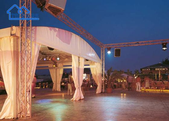 Tende in alluminio da grande arco all'aria aperta per feste di ristorante eventi matrimoniali tenda curva a baldacchino
