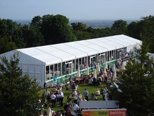 Modello-show pista di festa Marquee Tende A-Frame impermeabile vetro temperato Canopy struttura della parete